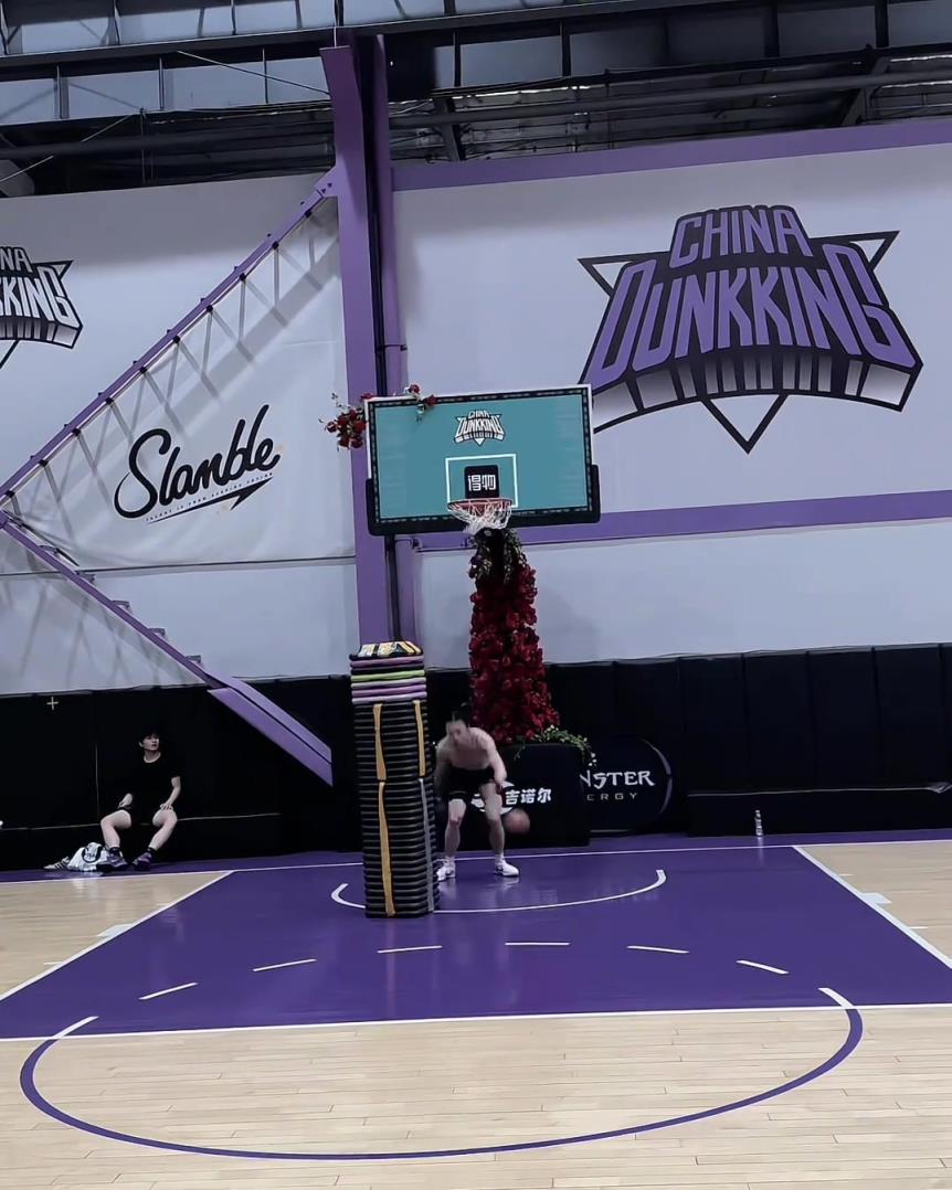 兄弟，這個摸高如何？