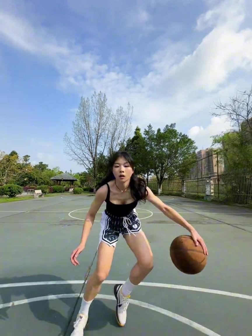 看著有點(diǎn)實(shí)力，敢背打我不？